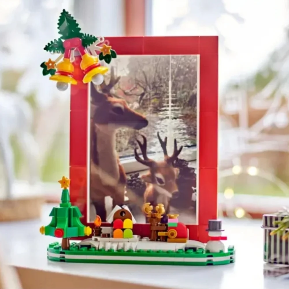 LEGO Christmas Picture Frame Set